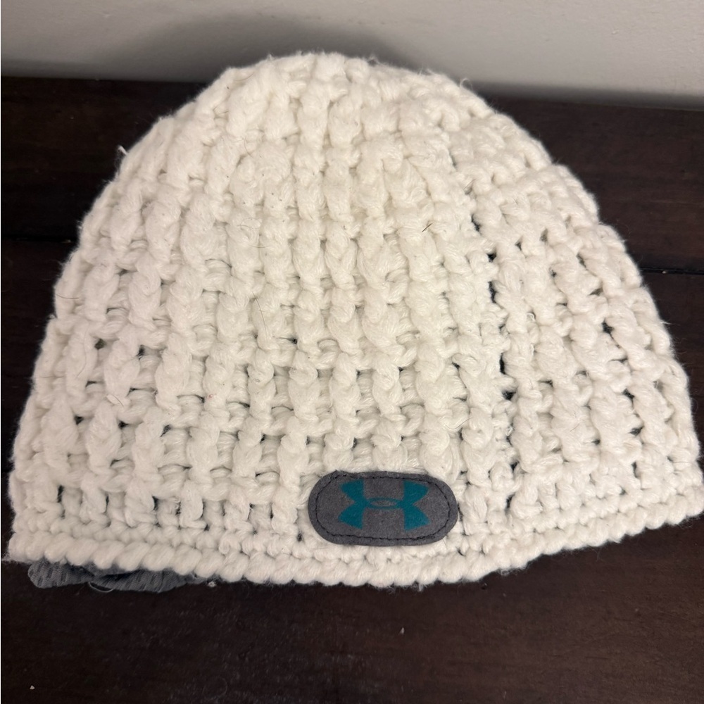 Under Armour Youth White Chunky Knit Beanie Winter Hat